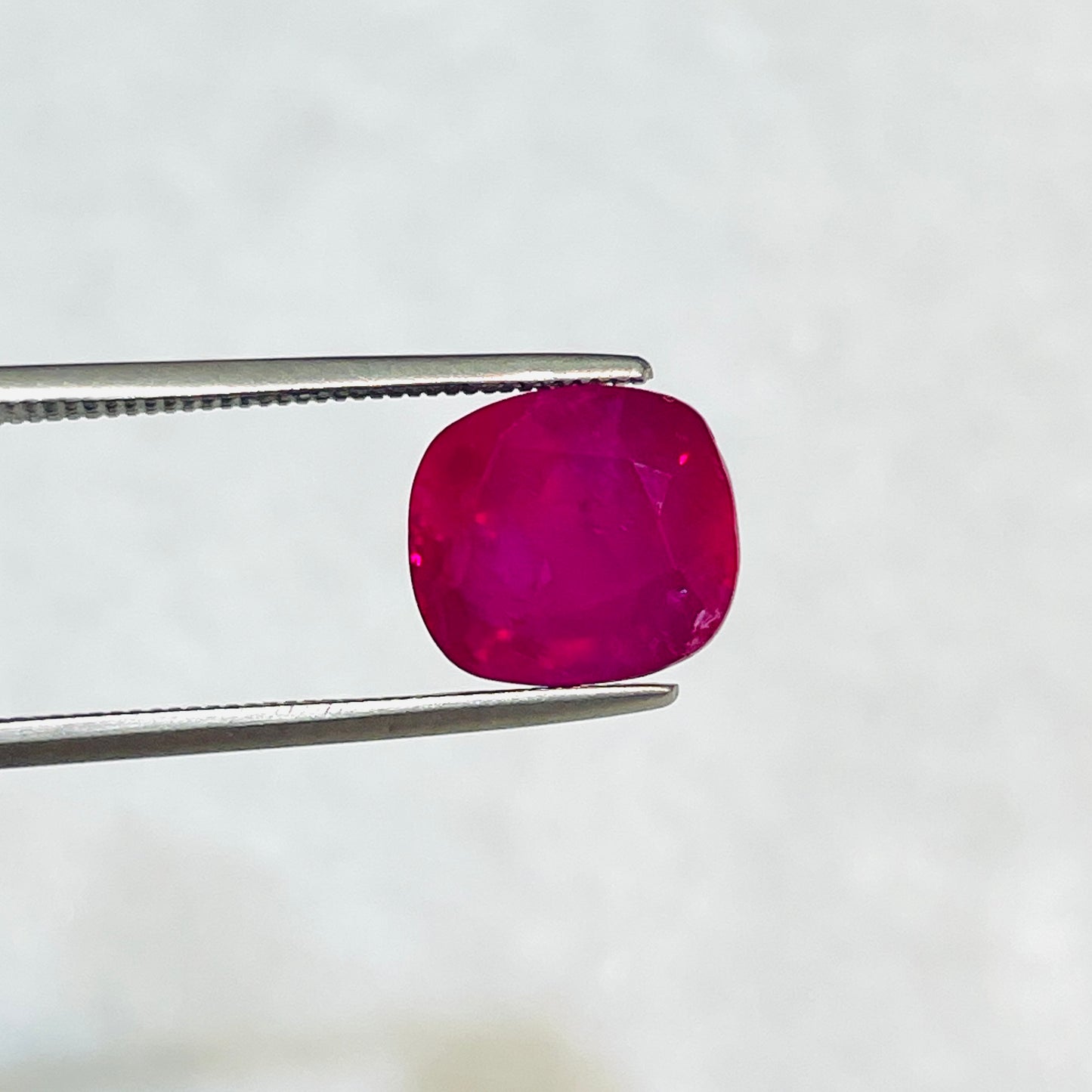5.42 Natural Ruby Burma Mogok Unheated Vivid Red color eye clean quality Gemstone