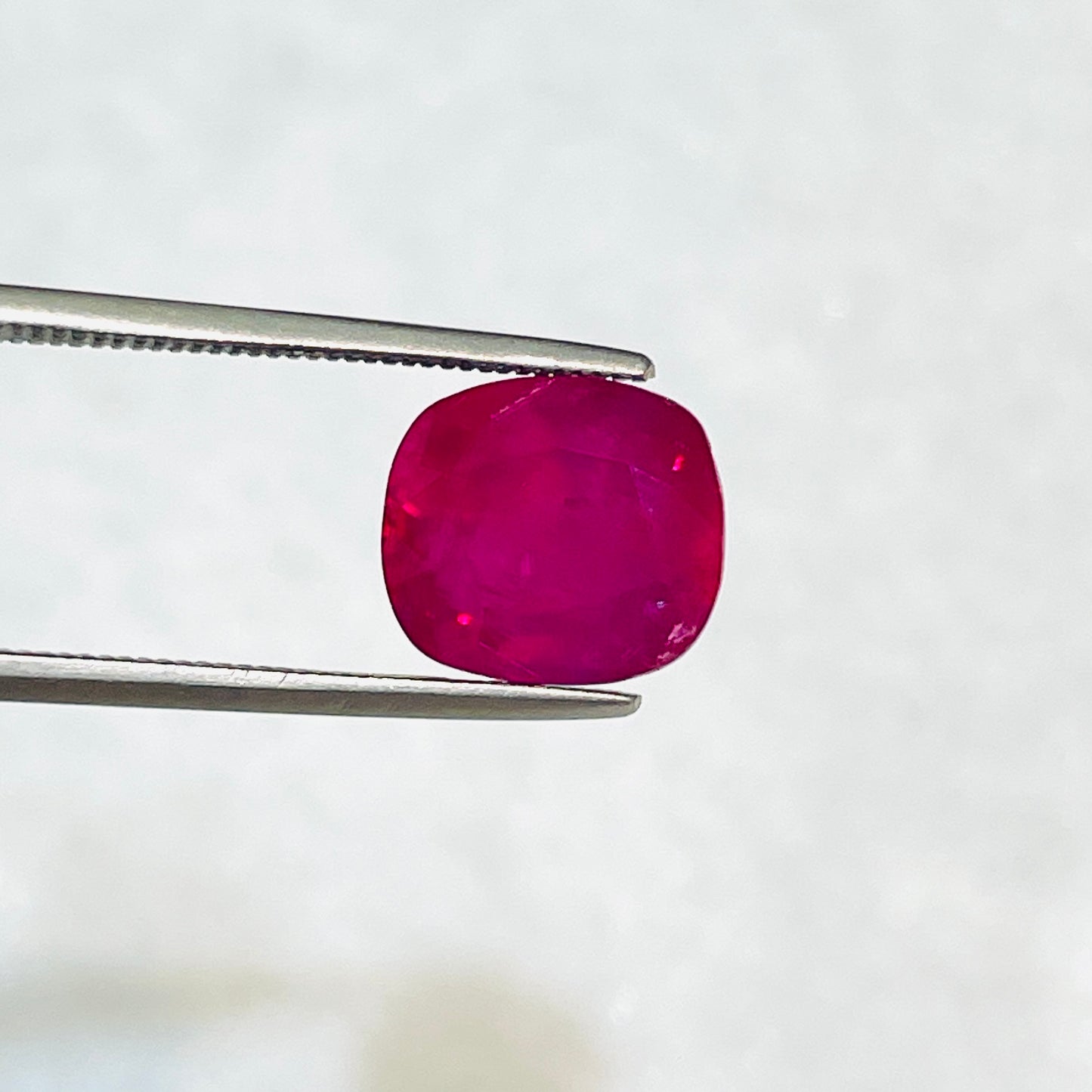 5.42 Natural Ruby Burma Mogok Unheated Vivid Red color eye clean quality Gemstone