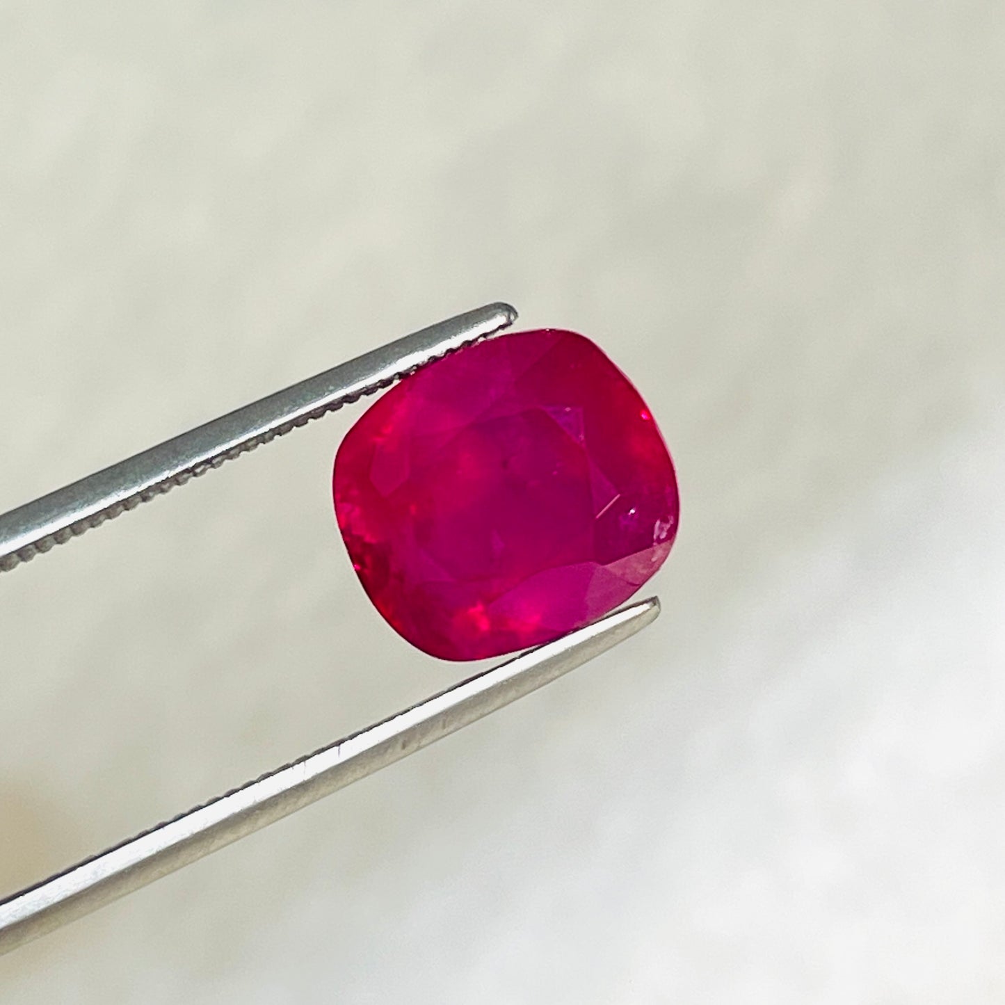 5.42 Natural Ruby Burma Mogok Unheated Vivid Red color eye clean quality Gemstone