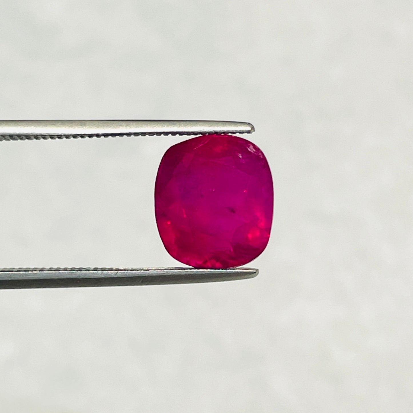5.42 Natural Ruby Burma Mogok Unheated Vivid Red color eye clean quality Gemstone