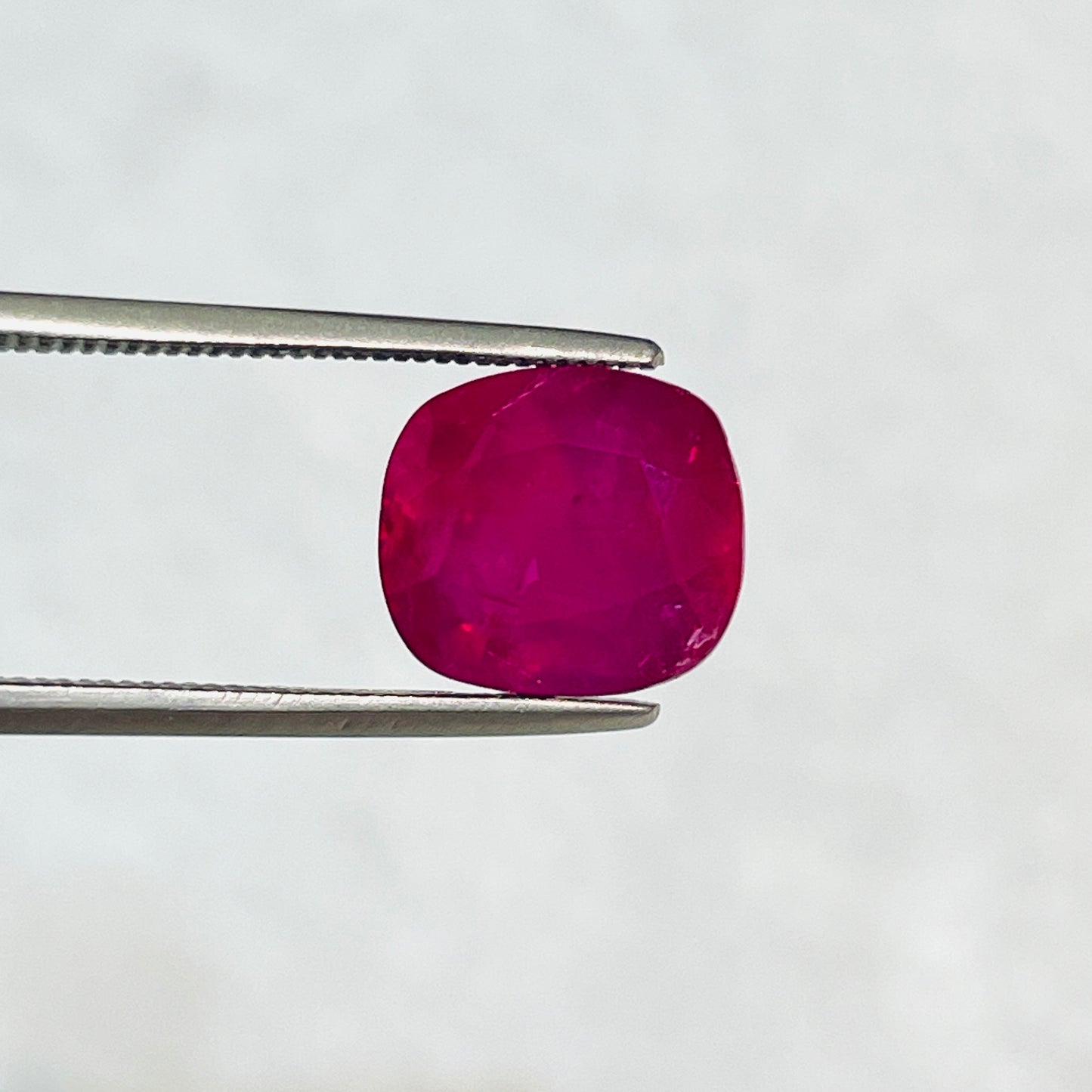 5.42 Natural Ruby Burma Mogok Unheated Vivid Red color eye clean quality Gemstone