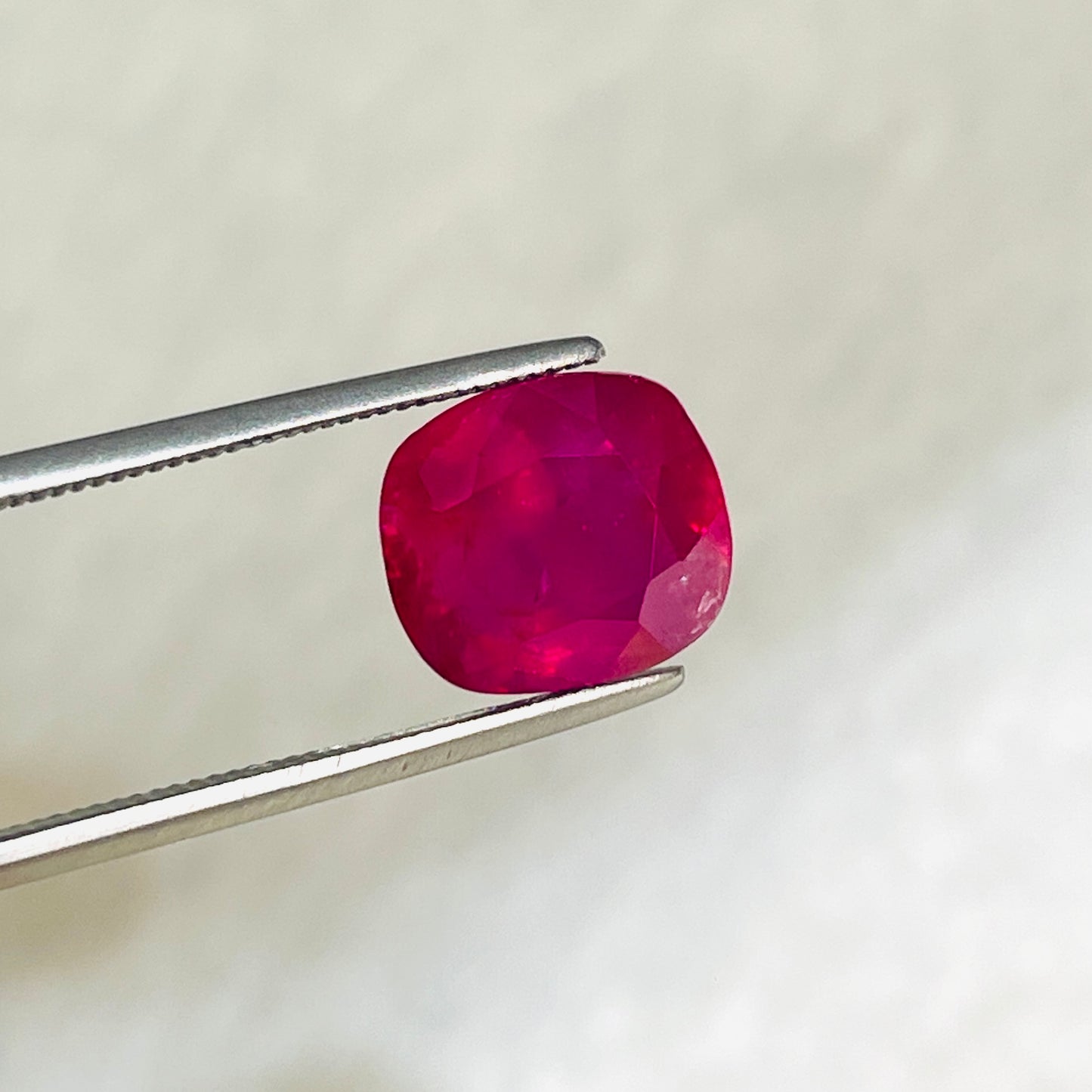 5.42 Natural Ruby Burma Mogok Unheated Vivid Red color eye clean quality Gemstone